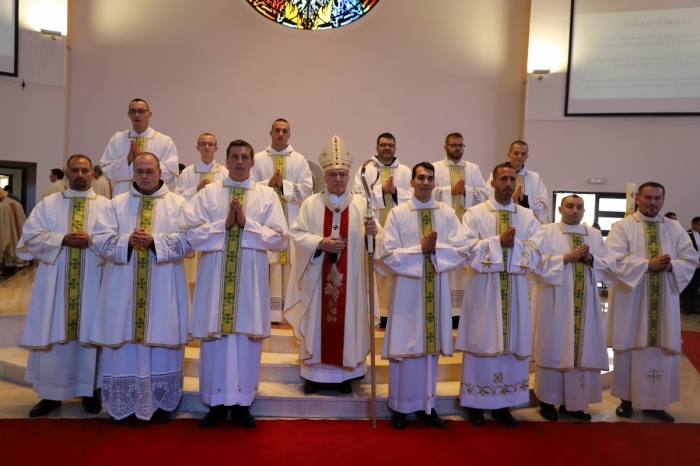 batch 311188456 5409361742480728 6498355551571762859 n