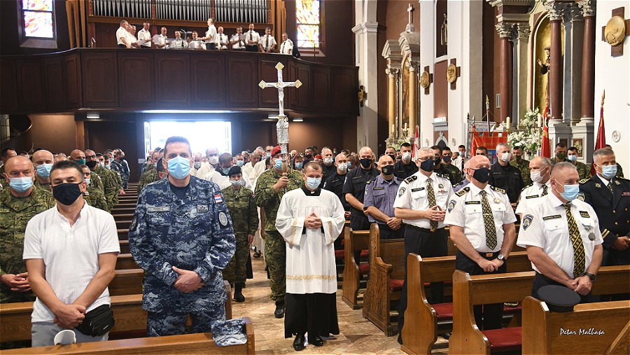 226354962 1443708589325582 6148320433223177732 n-opt